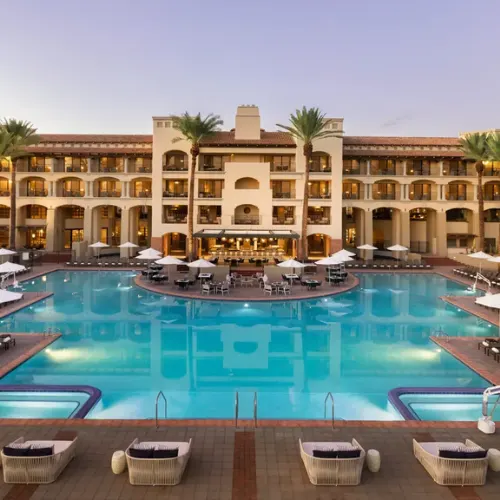 Resort & Hotel Pools